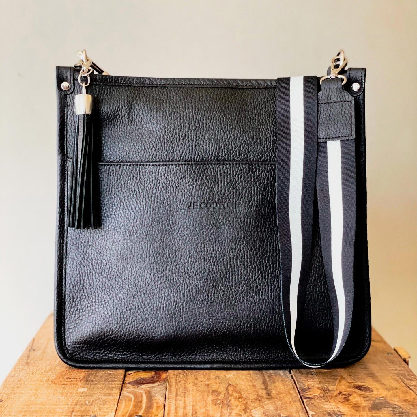 Lady Queen Women's Helena Faux Leather Shoulder Handbag (Black) (LD-446) :  Amazon.in: Shoes & Handbags